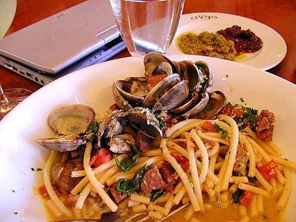 seafood, pasta, clams, food