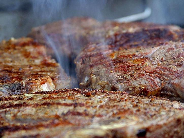 Steaks, Rindfleisch, grillen, gegrillt, Rauch, smokey Fleisch
