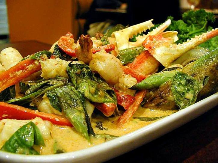 thajské jídlo, kraby, drápy, bazalka