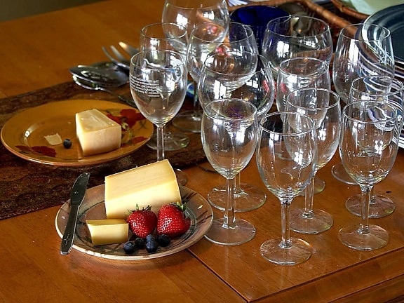 vin, briller, stawberries, ost