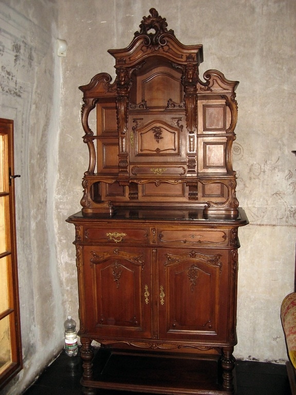 old, furniture