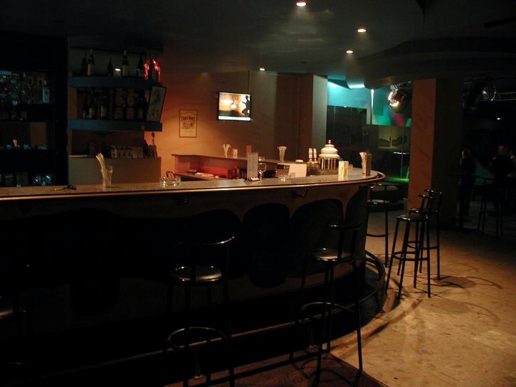 Bar, ban đêm