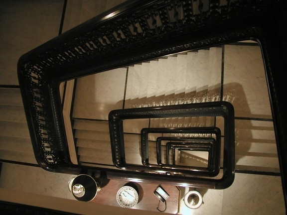 escalera de palacio de hotel
