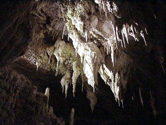 gua yang indah, kristal,