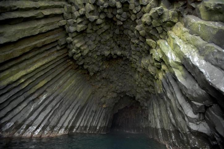 洞窟、玄武岩の形成