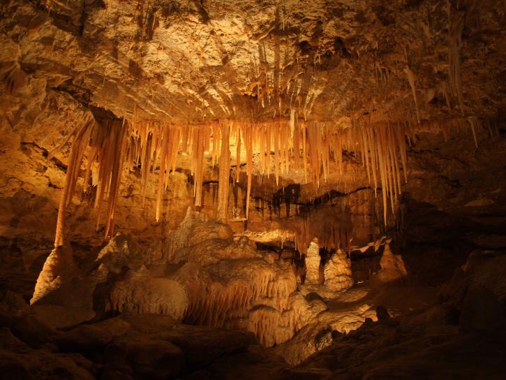 jaskyne, podzemné, vápenec, formácie
