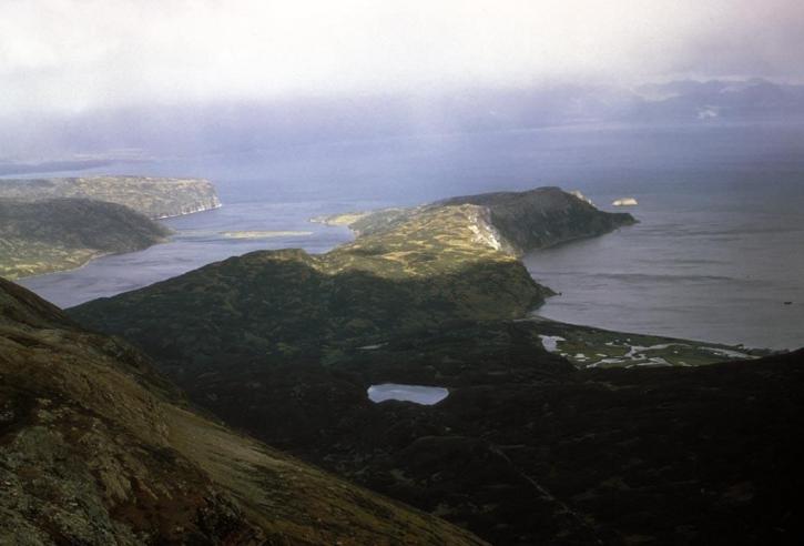 หมอก Chignik หมู่เกาะ Aleutian ภูเขา
