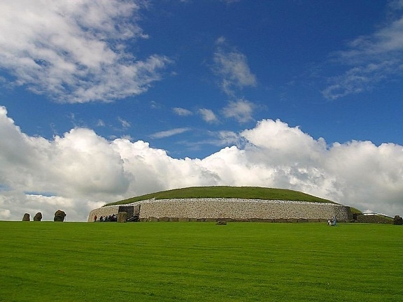 Newgrange, passage, tombes, dolmens