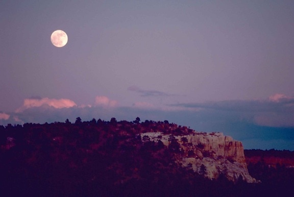 місяць, Морра, Національний Пам'ятник