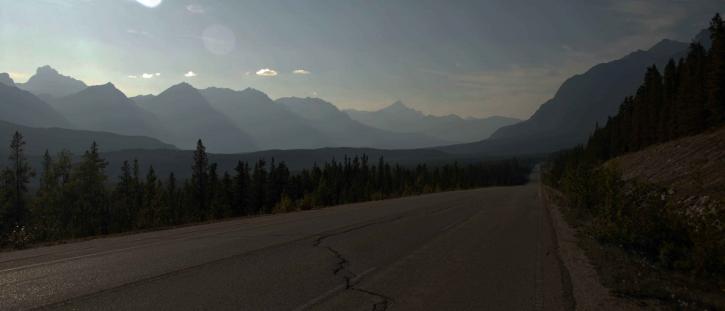 Scenic, kanadensiska, klippiga bergen