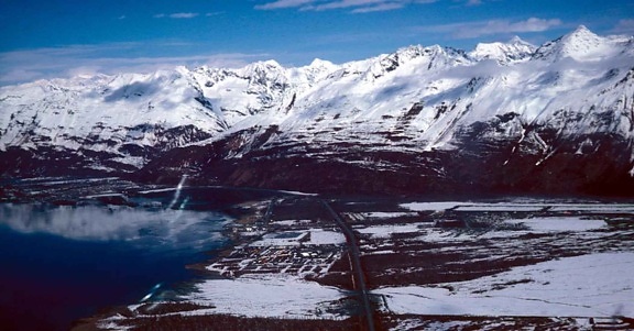 Valdez, Alaska, afstand