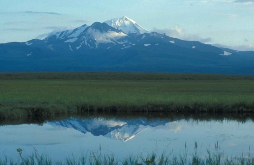 free-picture-frosty-peak-reflection