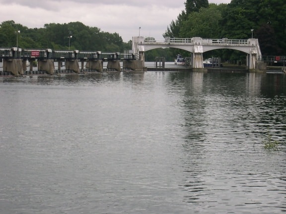 Weir, Thames, Teddington, Londen