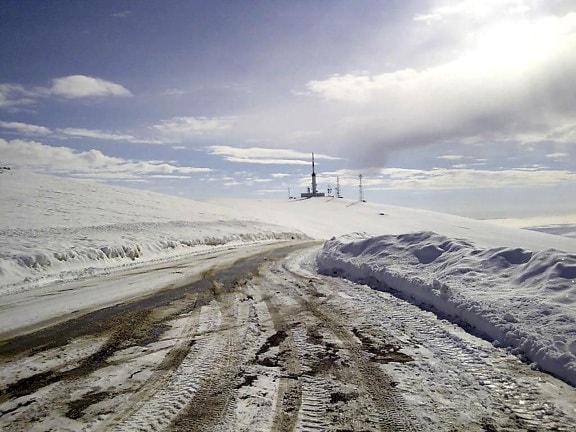 雪、道路、丘