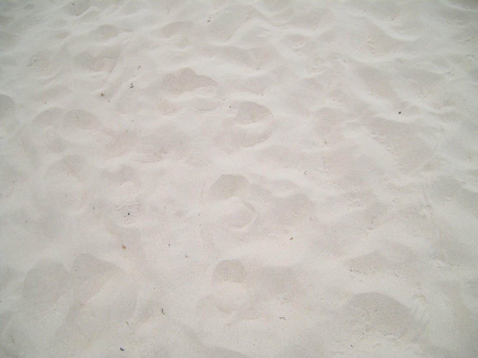 Мелкий белый песок