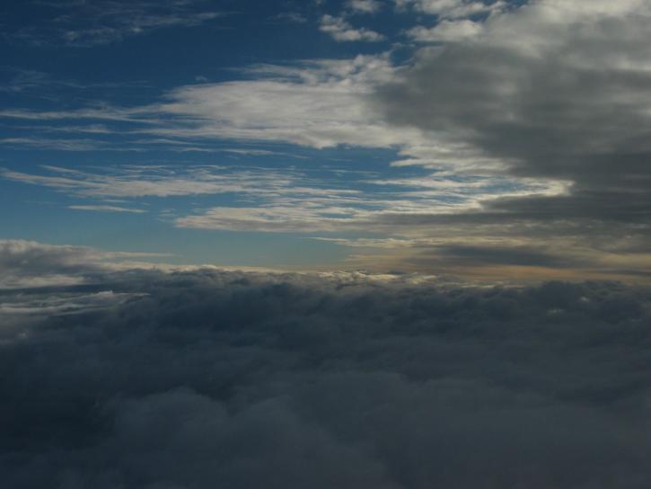 10000 meter, himmelen, skyene