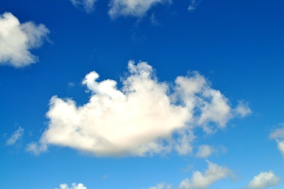 taivas, pilvet, aurinkoinen päivä