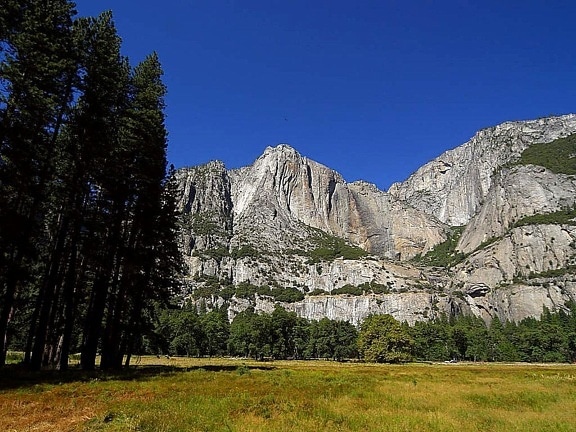 Yosemite falls, suché, léto
