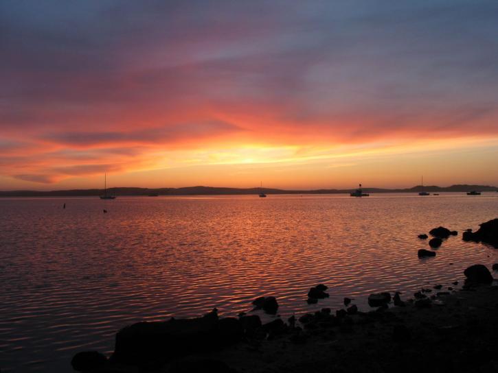Sunset bay, piros, sárga, naplemente, óceán, felhők