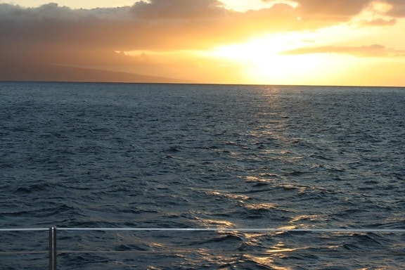Havajské ostrovy, západ slunce, krajina