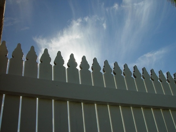sunlight, picket, fence