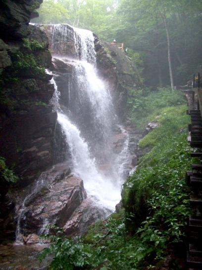 Wasserfall, Wald, Felsen