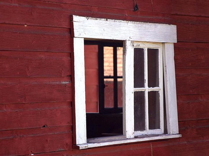 stodoly, windows, červená