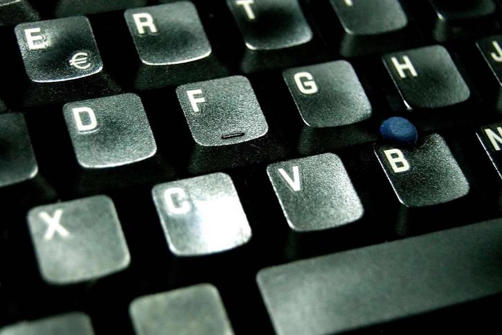 แป้นพิมพ์คอมพิวเตอร์ สีดำ ตัวอักษร