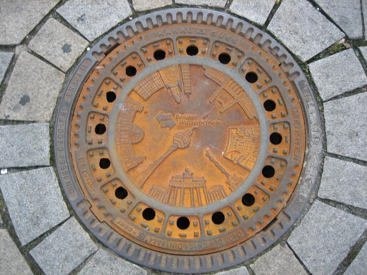manhole, cover, cast iron, round, metal, rust