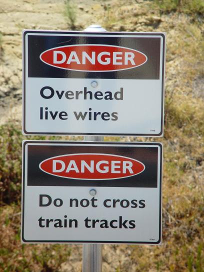 Kruis, trein, tracks