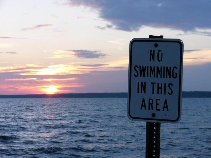 berenang, tanda
