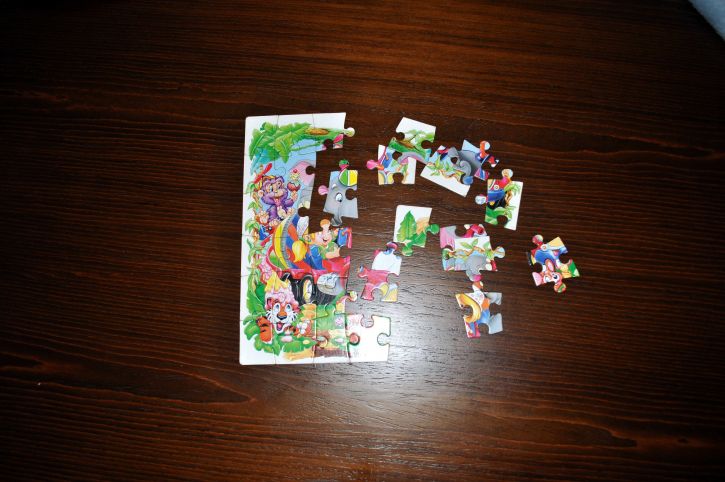 puzzle-uri, copii, masă
