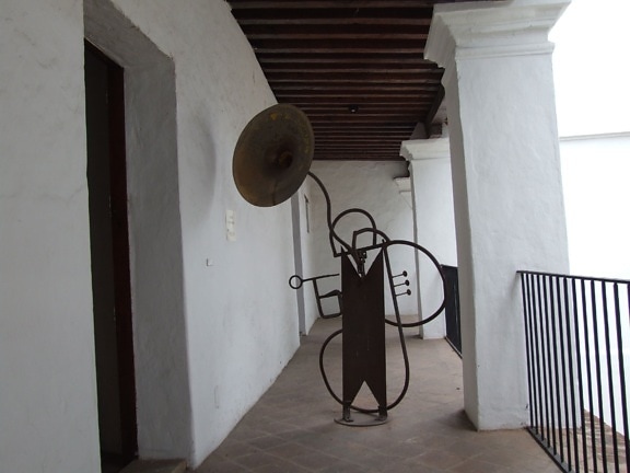 trumpet, sculpture, Oaxaca