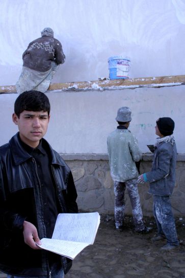 Afganistán, muchacho, estudiante, de la escuela secundaria
