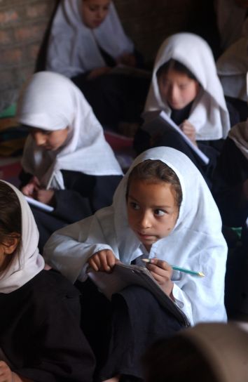 afganistán, niñas, sala de clase, escena