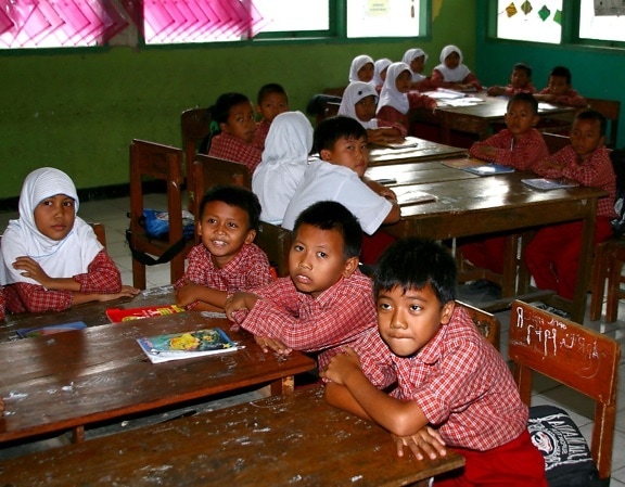 muchachos, muchachas, escuela, Karawang, Indonesia
