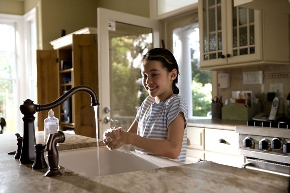 girl, laughing, washing, hands, kitchen