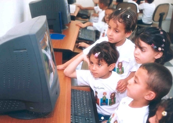 copii, focus, atenţia, computere, care rulează, educaţionale, software-ul, program