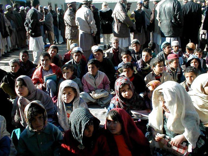 Afghanistan, gadis, anak laki-laki, menghadiri, Kolam, sekolah