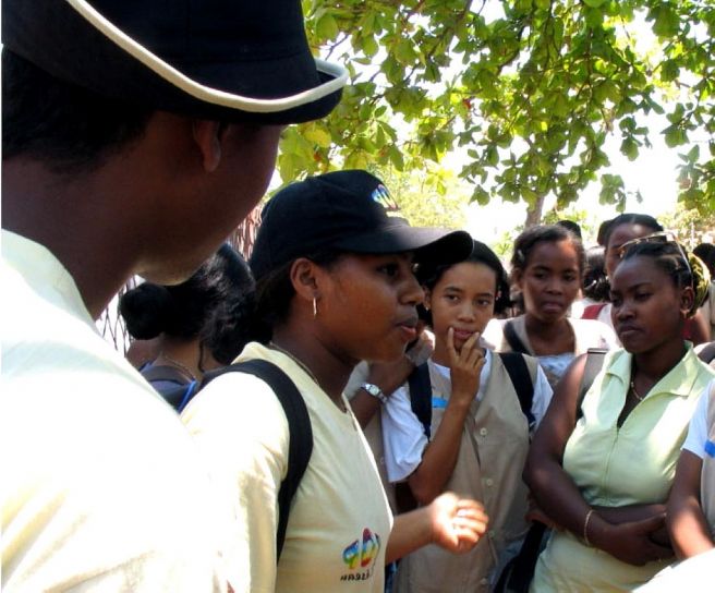les jeunes, les pairs, les éducateurs, Madagascar, le travail, privé, les cliniques, la propagation, la sensibilisation, la famille, la planification