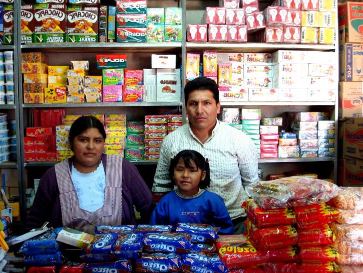 family, run, food, stall, Bolivia, rebuilds, fire, microcredit, firms, support