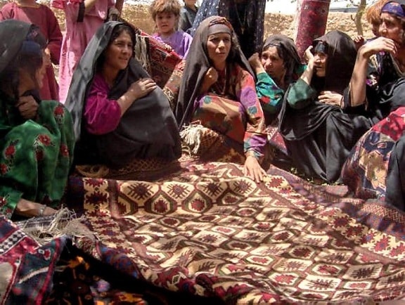 Afghanistan, women, production, wool, carpets