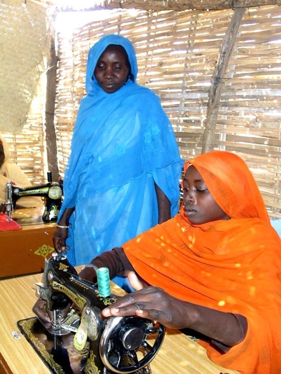 курсове, Kalma лагер, Судан, въведе, жени, шиене