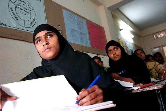 istruzione, femmine, India