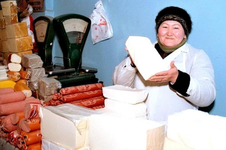 mujer, trabajo, tienda, Kirguistán