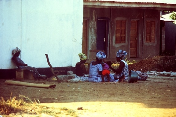 Группа, Кенеме, Сьерра-Леоне, женщины, собрались, подготовка, питание