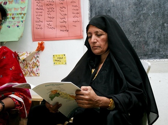pakistan, Familien, lernen, lesen, schreiben, zusammen