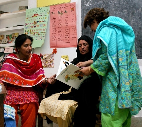 pakistanskej, rodiny, učiť sa, čítať a písať dohromady, školenia