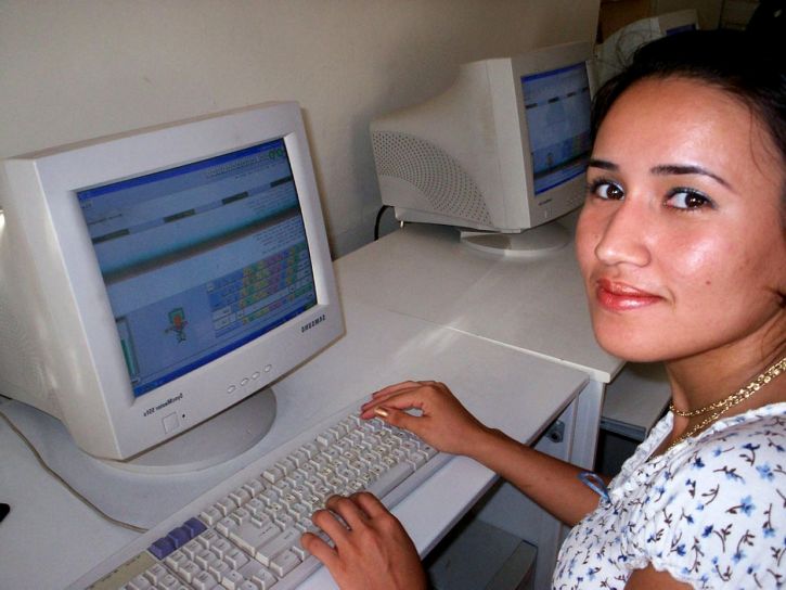 internet access, program, women, learning skills, employment