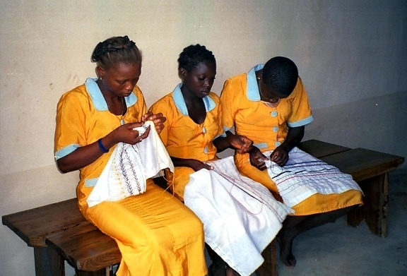 mladé dievčatá, Benin